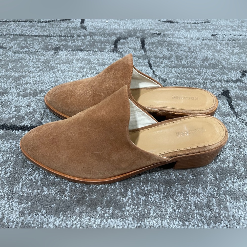 Tan Soludos Venetian Mule slides
Size: 9